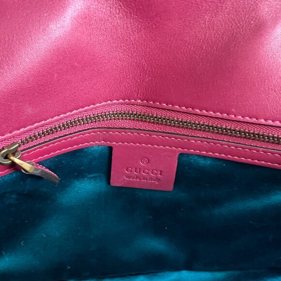 Gucci GG Marmont Small Matelassé Shoulder Bag - Picture 10 of 11